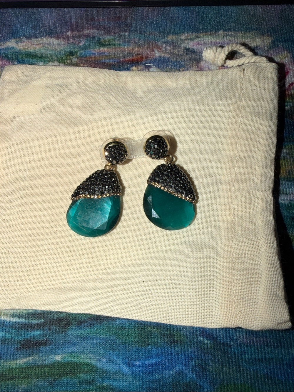 Gold-Tone Teardrop hematite greenish Crystal Drop Earrings like new